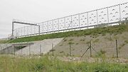 Obří ptačí sítě budou jako první v ČR chránit tuzemský úsek dálnice D55 na Slovácku.