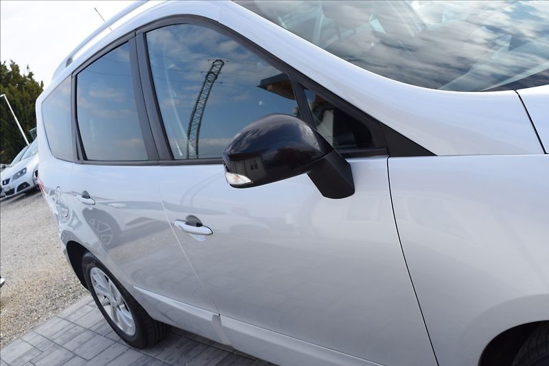 Renault Scénic 1,5 DCi 81KW KLIMA NAVI - fotka 5 z 43