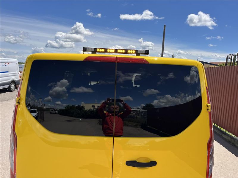 Ford Transit Custom 2,0 TDCi 6.MÍST KLIMA TZ -DPH - fotka 43 z 44