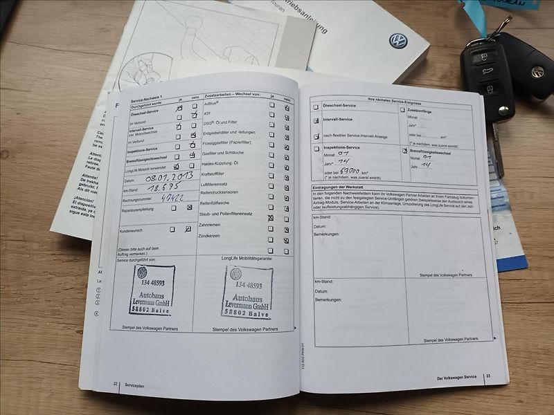 Volkswagen Touran 1,4 TSI,SERVIS,TAŽNÉ,VÝHŘEV - fotka 34 z 43