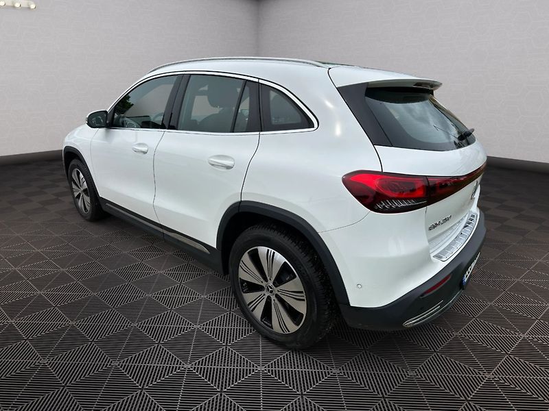 Mercedes-Benz EQA (2023) 250 69,7 kWh - fotka 5 z 29