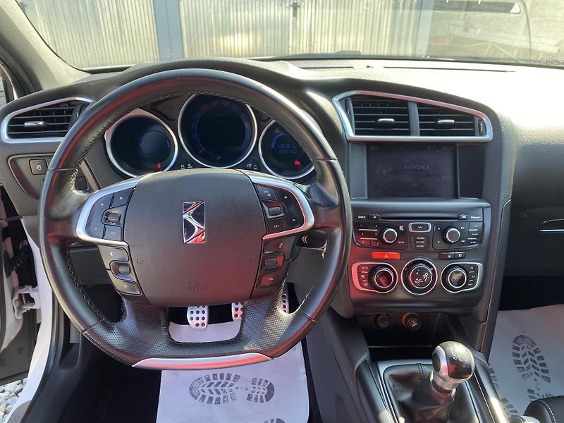 Citroën DS4 1.6i 16V 120PS EXCLUSIVE TOP!! - fotka 148 z 160