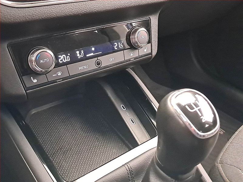Škoda Scala (2019) Style 1.0 TSI, Tempomat - fotka 13 z 20