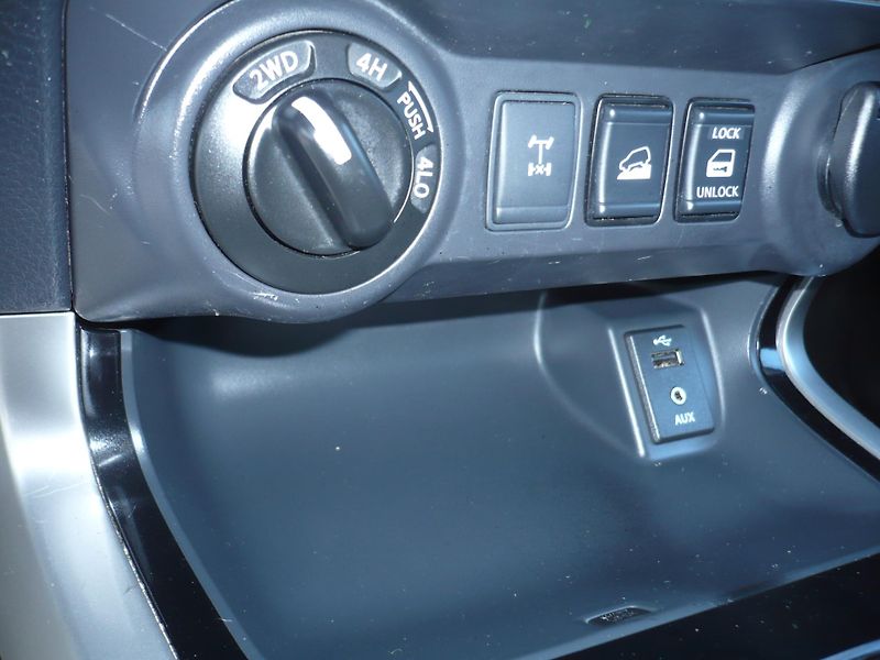 Nissan Navara 2.3DCI 140Kw N-GUARD 4x4 - fotka 14 z 31