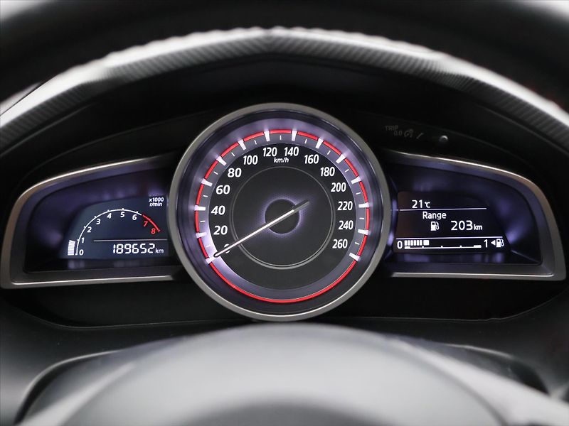Mazda 3 2,0 Skyactiv-G120 88kW - fotka 16 z 28