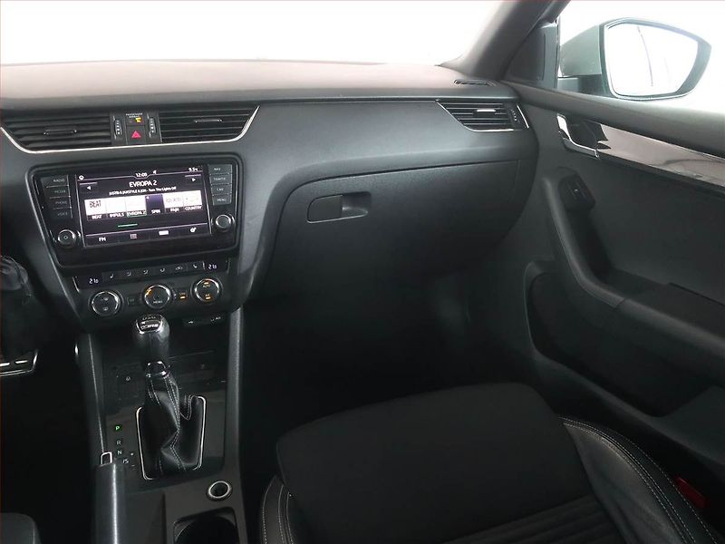 Škoda Octavia (2015) RS 2.0 TDI, Automat, Kůže - fotka 8 z 16