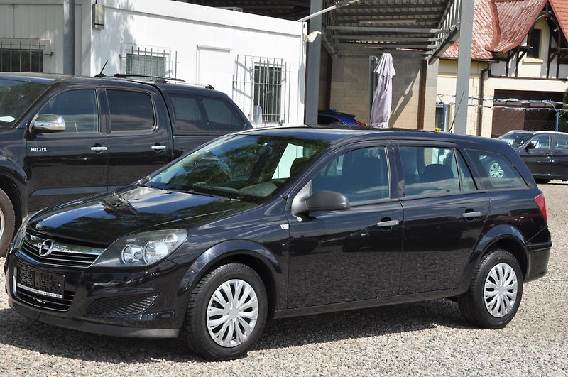 Opel Astra 1.4i 66kW KOMBI - fotka 1 z 14