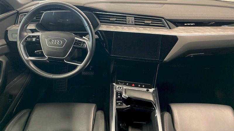 Audi e-tron (2022) S line quattro 55 electric 300 - fotka 5 z 32