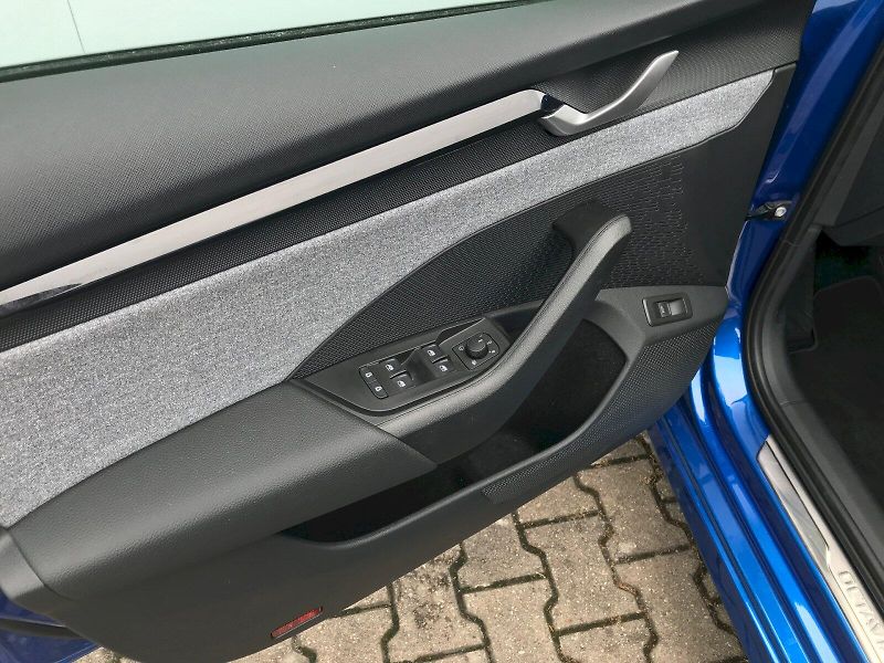 Škoda Octavia (2025) COMBI TOP SELECTION 1,5 TSI - fotka 17 z 26
