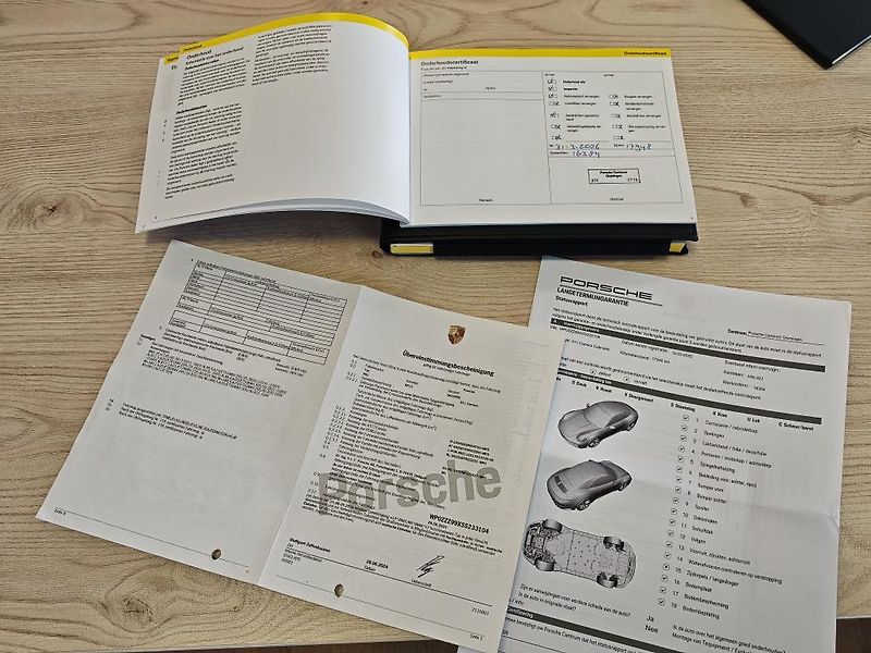 Porsche 911 911 Cabrio, BOSE,1. Majitel - fotka 41 z 45