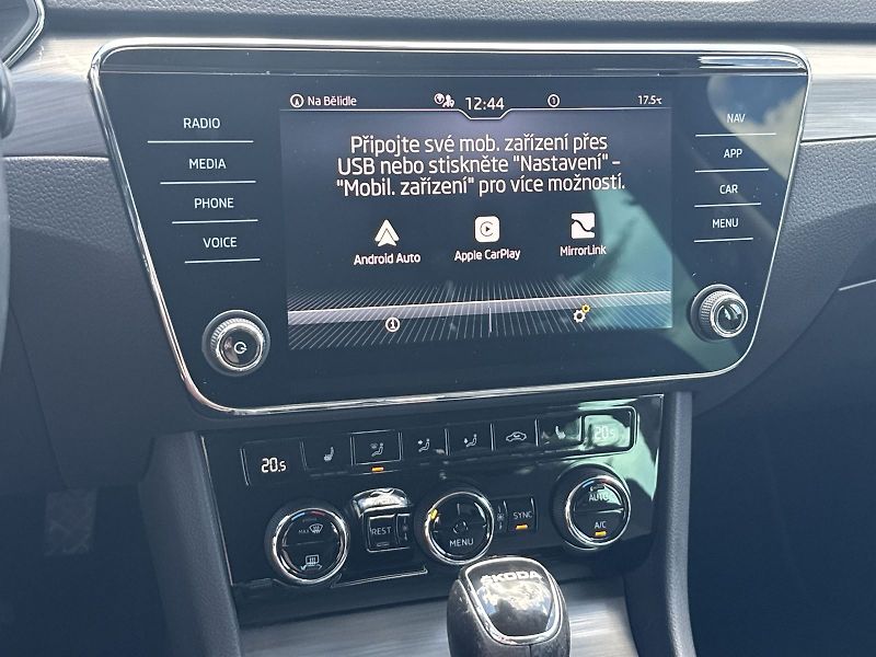 Škoda Superb (2023) Combi 2.0 TDI DSG Style - fotka 21 z 34