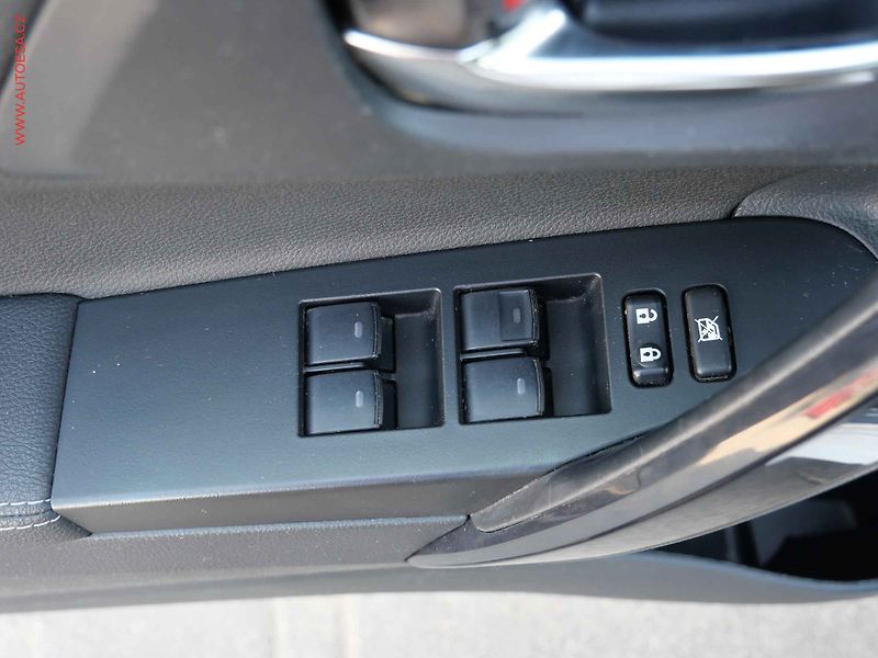 Toyota Auris (2017) 1.8 i, 1.maj,ČR, AT, LED - fotka 15 z 28