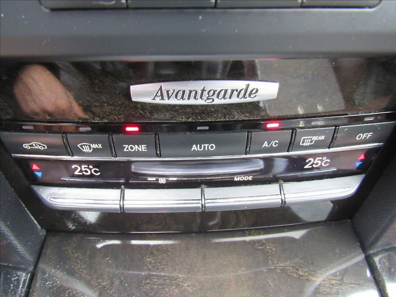 Mercedes-Benz Třídy E 2,1 E 220 CDI Avantgarde - fotka 18 z 32
