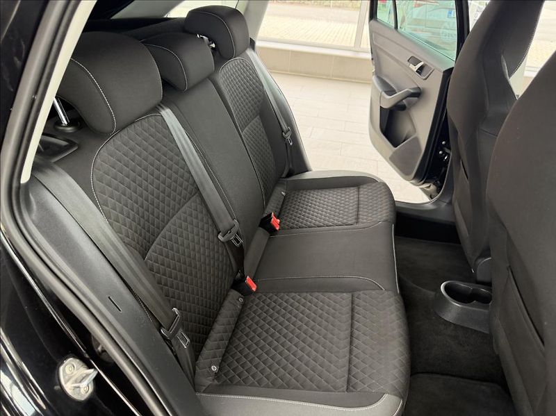 Škoda Rapid 1,2 TSI, Climatronic, CarPlay - fotka 20 z 26