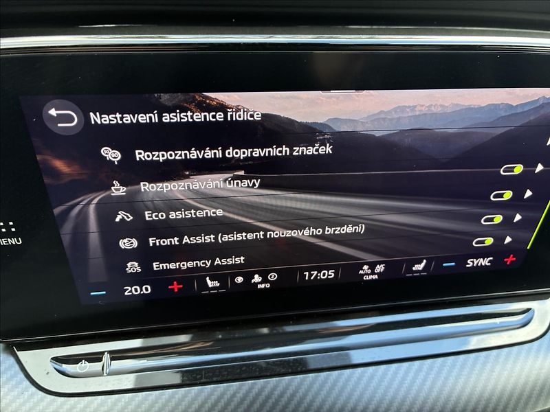 Škoda Octavia 2,0 RS,TAŽNÉ,KŮŽE,CANTON - fotka 26 z 33