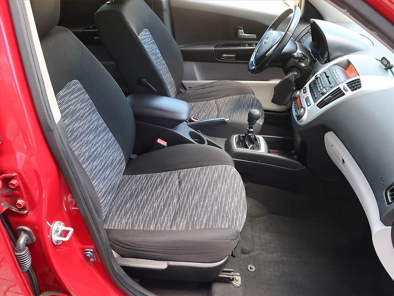 Kia Ceed (2009) 1.6 CVVT, nová STK, udržované - fotka 9 z 16