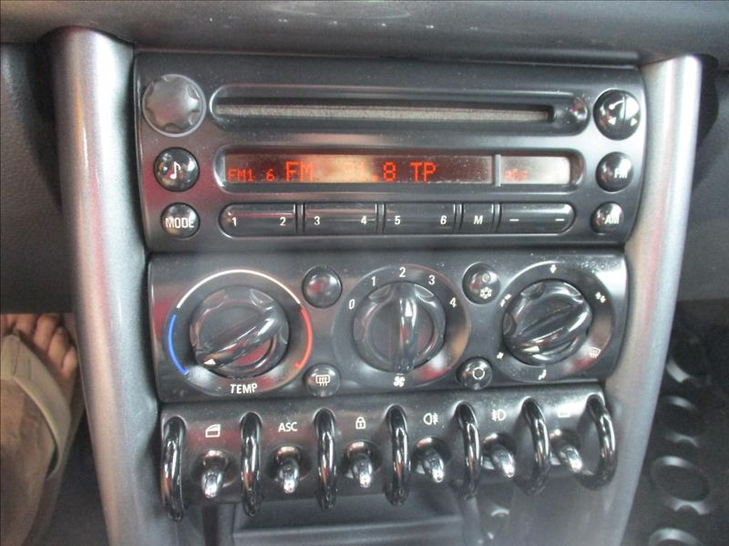 Mini Cooper 1,6 16V, automat,klima,s.kn, - fotka 30 z 45