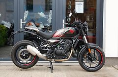 Royal Enfield (2026) Guerrilla 450 Apex Black - fotografie inzerátu