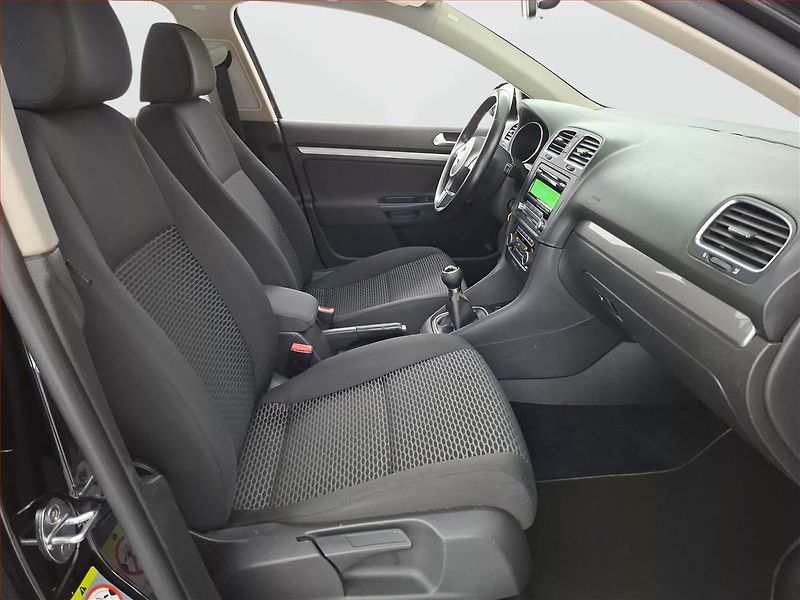 Volkswagen Golf (2013) 1.2 TSI, Tempomat - fotka 9 z 16