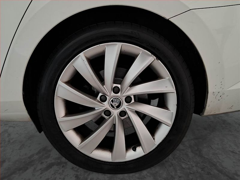 Škoda Superb (2016) Style 2.0 TDI 4x4, 4X4 - fotka 14 z 23