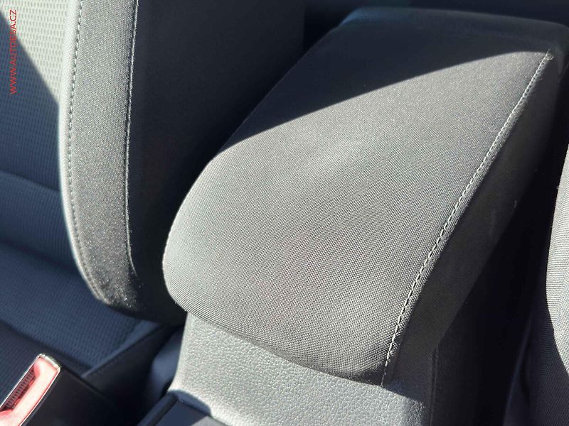 Volkswagen Golf (2013) 1.4TSi, 1.maj, Bixen, AC - fotka 16 z 18