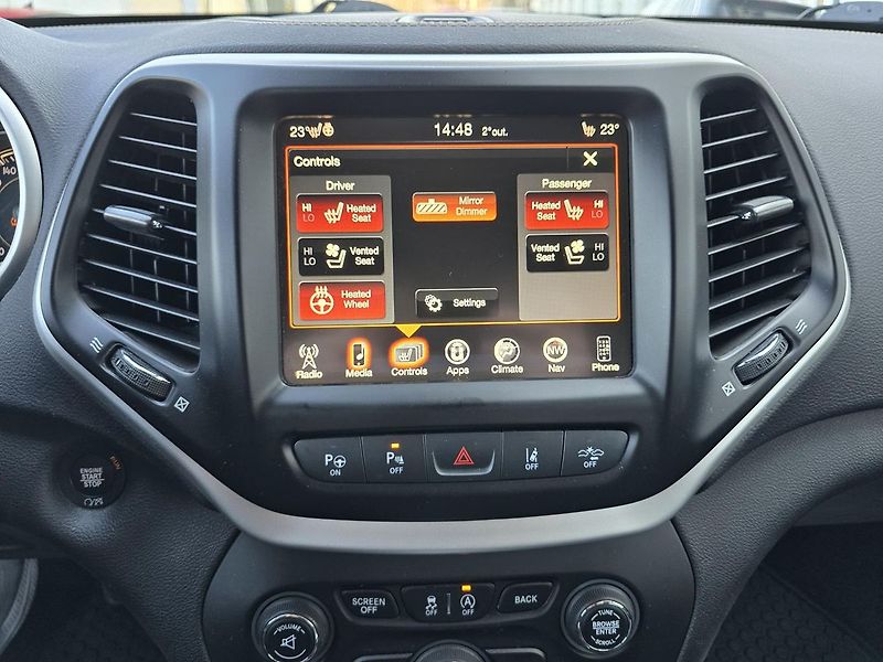 Jeep Cherokee 147kW 4x4 LIMITED KŮŽE NAV - fotka 16 z 49