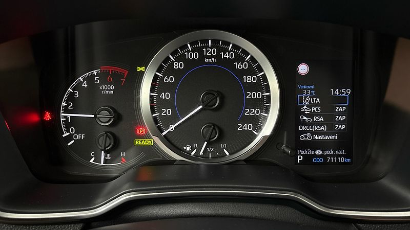 Toyota Corolla 1.8 Hybrid AUT Active Sedan - fotka 10 z 25