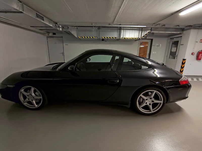 Porsche 911 CARRERA 4 - fotka 8 z 20