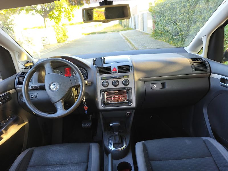 Volkswagen Touran (2008) 2.0 TDI-AUTOMAT.PŘEVODOVKA MÁ  - fotka 8 z 11
