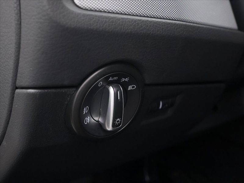 Volkswagen Multivan 2,0 TDI 150kW Highline DSG 4x4 - fotka 20 z 36