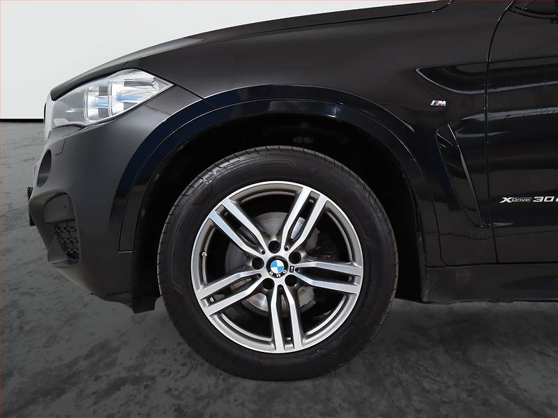 BMW X6 (2016) xDrive30d - fotka 13 z 25
