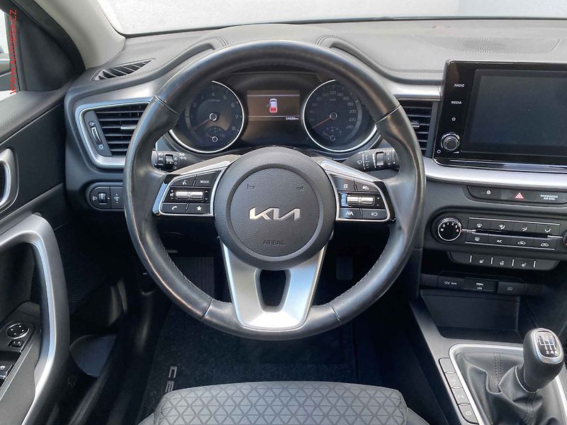 Kia Ceed (2022) 1.0 T-GDi SW, 1.maj,ČR, Spin - fotka 11 z 18