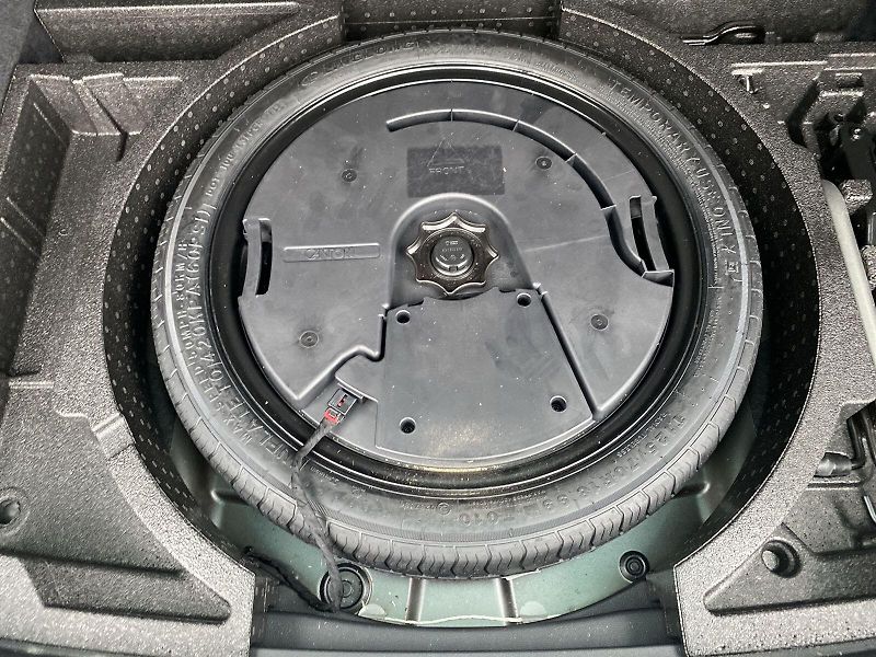 Škoda Karoq (2024) 2.0 TDI 4x4 DSG Sportline - fotka 33 z 38