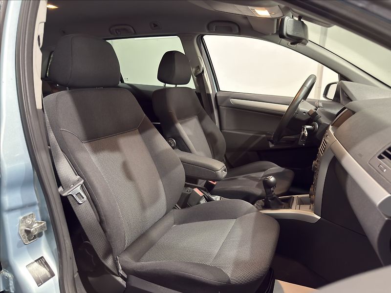 Opel Astra 1,6   i H KLIMATIZACE TEMPOMAT - fotka 25 z 36