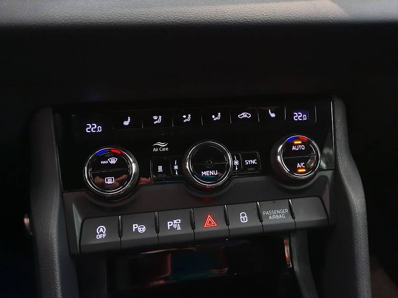 Škoda Karoq (2021) Sportline 1.5 TSI (110kW/150k) - fotka 15 z 25