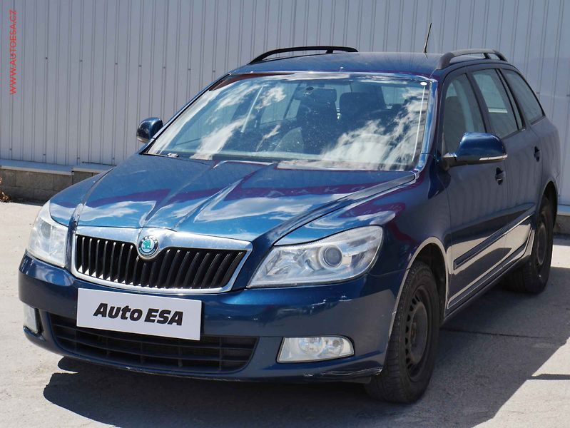 Škoda Octavia (2012) 1.6TDi, ČR, Ambition - fotka 3 z 16