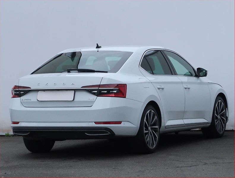 Škoda Superb (2022) Laurin&Klement 2.0 TDI - fotka 5 z 25