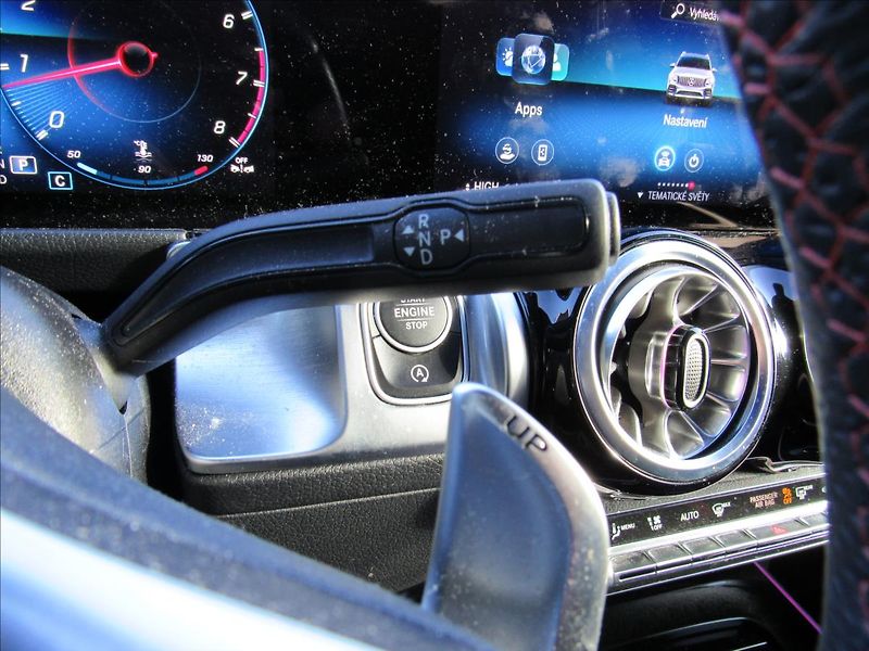Mercedes-Benz GLB 2,0 AMG 35 225kW - fotka 26 z 35