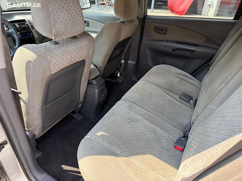 Hyundai Tucson (2005) 2.0CRDi, 4x4, 82kw Původ ČR - fotka 13 z 21
