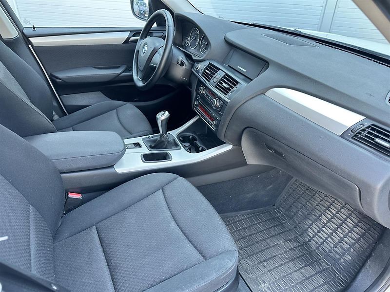 BMW X3 xDrive20d - fotka 6 z 8