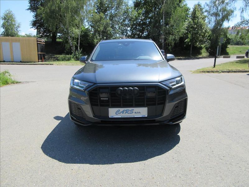 Audi Q7 3,0 TDi 210Kw, S-Line, 1.maj. - fotka 3 z 35
