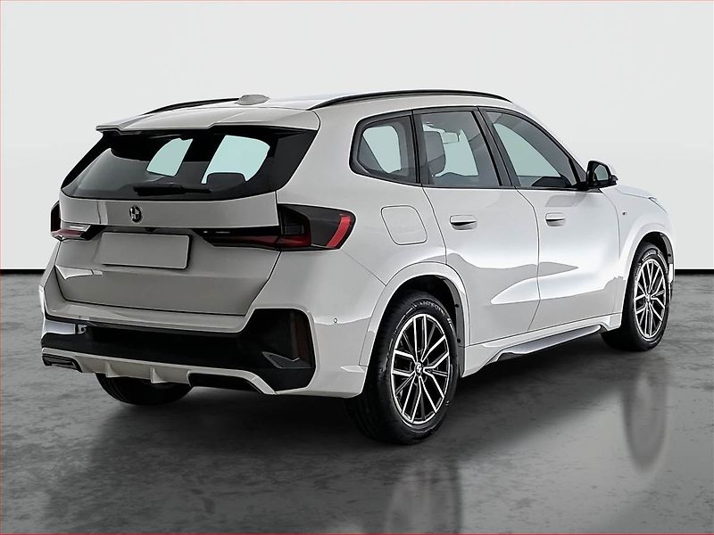 BMW X1 (2024) sDrive18i - fotka 5 z 19
