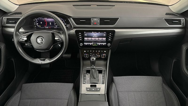 Škoda Superb 2.0 TDI DSG Style Combi - fotka 8 z 26