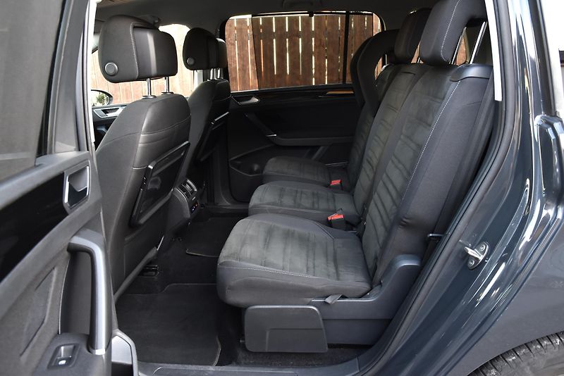 Volkswagen Touran 1.6 TDi 6st COMFORTLINE,7 MÍST - fotka 34 z 50