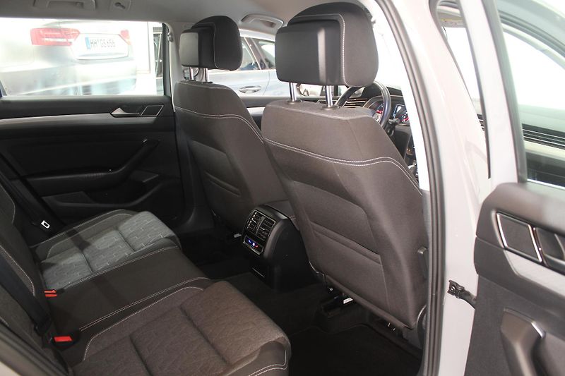 Volkswagen Passat (2024) 2.0TDI DSG Nez.Topení 2024 - fotka 25 z 40
