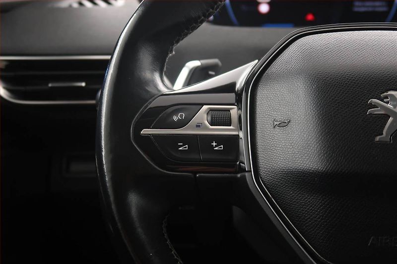 Peugeot 5008 (2017) PureTech 130, Automat, 7 míst - fotka 18 z 21