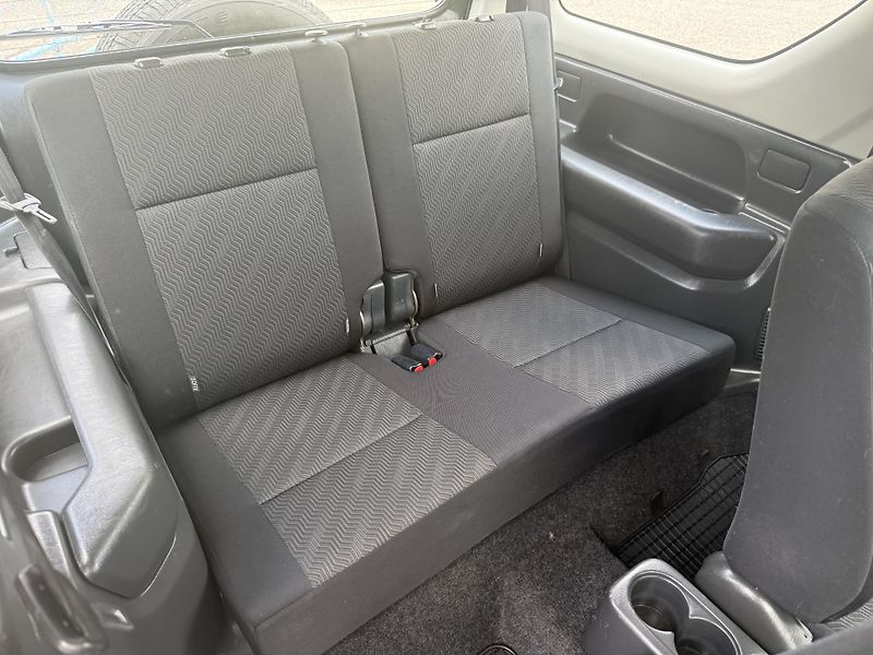 Suzuki Jimny 1,3i 4x4 63kW Tažné - fotka 15 z 21