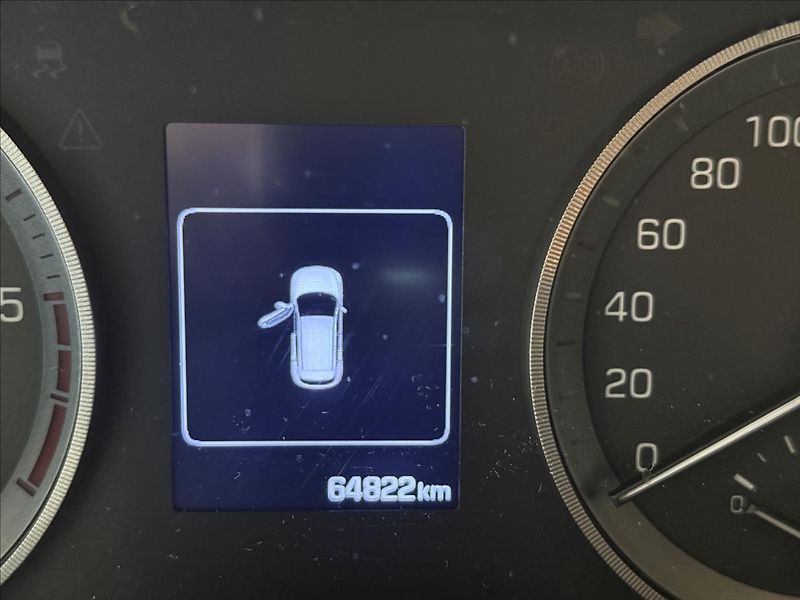 Hyundai Tucson 1,7   CRDI,64tkm,ČR,SERVISKA - fotka 14 z 25