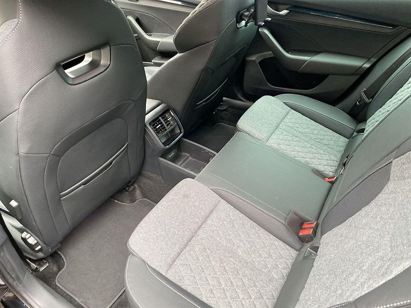 Škoda Octavia (2025) Combi 1.5 TSI SportLine - fotka 10 z 39
