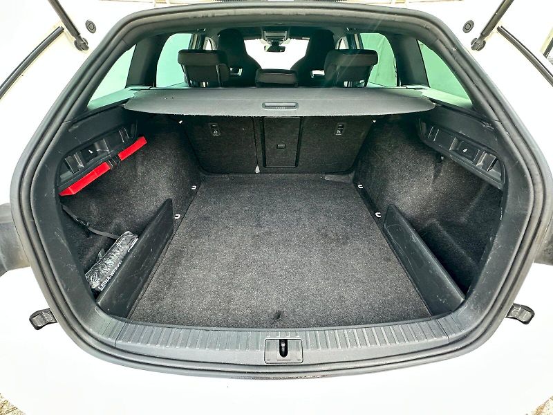 Škoda Octavia (2023) 2.0 TDI 147kW DSG 4x4 RS Combi - fotka 23 z 24
